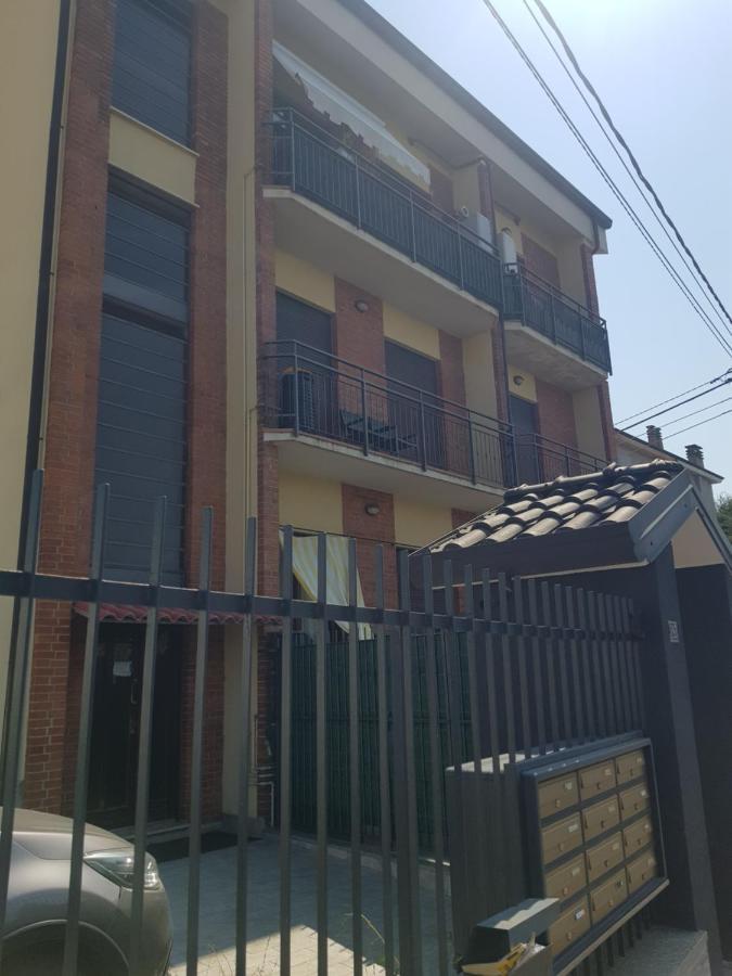 Iris Apartment *